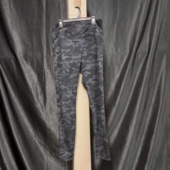 Gray Camouflage Leggings - Picture 1 of 8